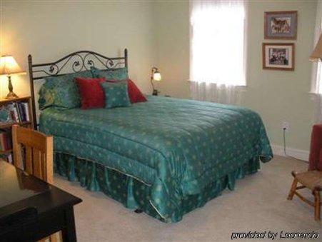 Haynes Bed And Breakfast غرينزبورو الغرفة الصورة