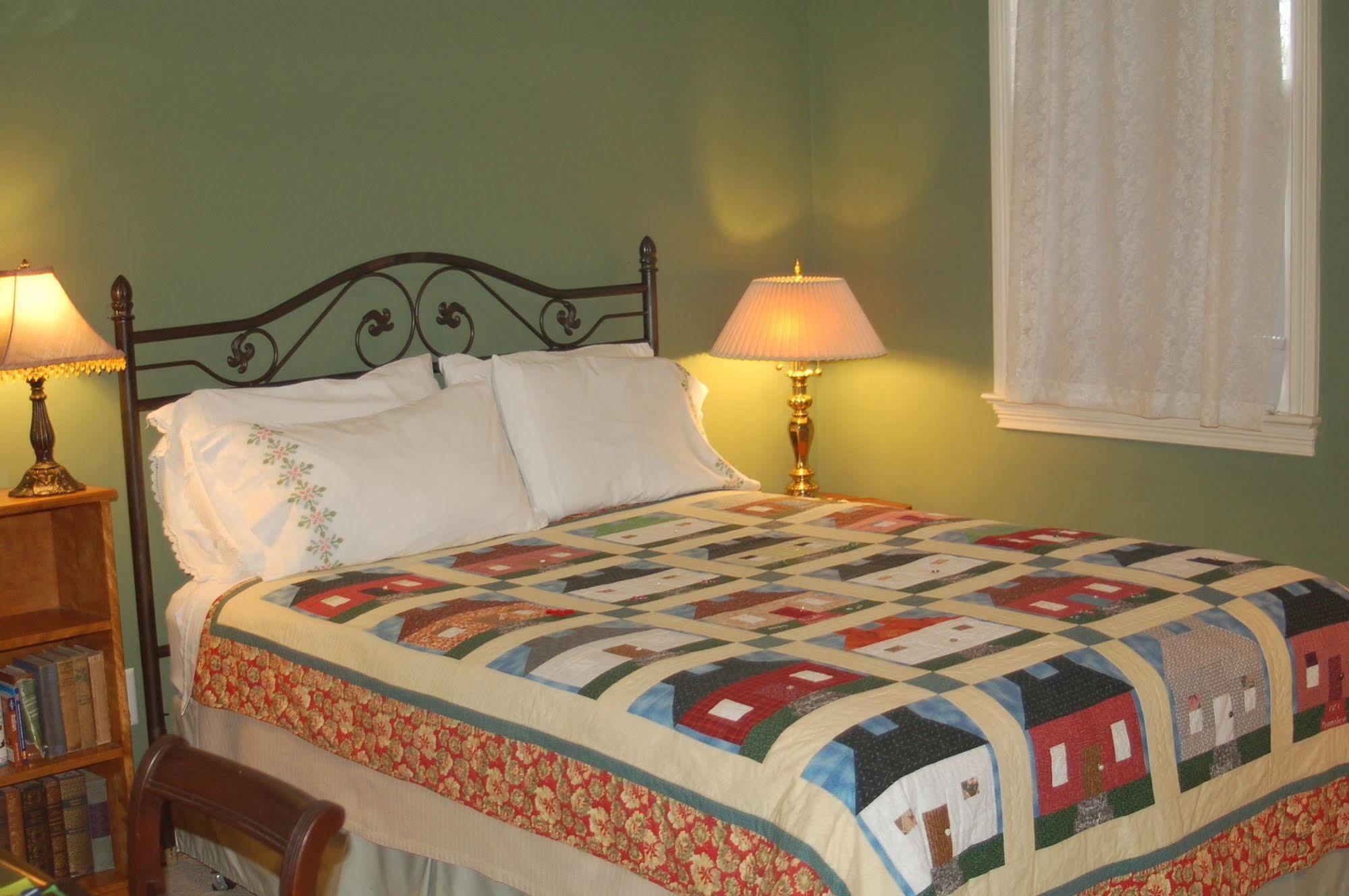 Haynes Bed And Breakfast غرينزبورو المظهر الخارجي الصورة
