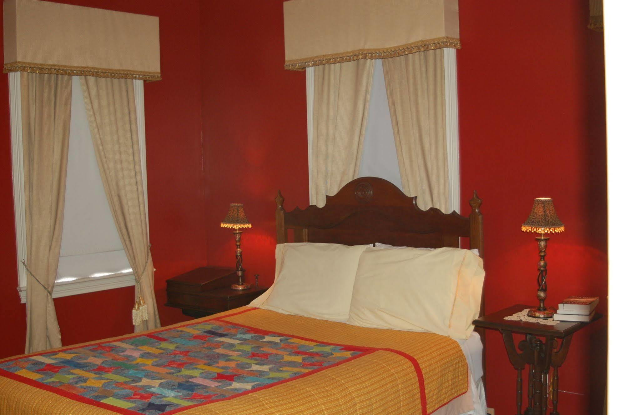 Haynes Bed And Breakfast غرينزبورو المظهر الخارجي الصورة